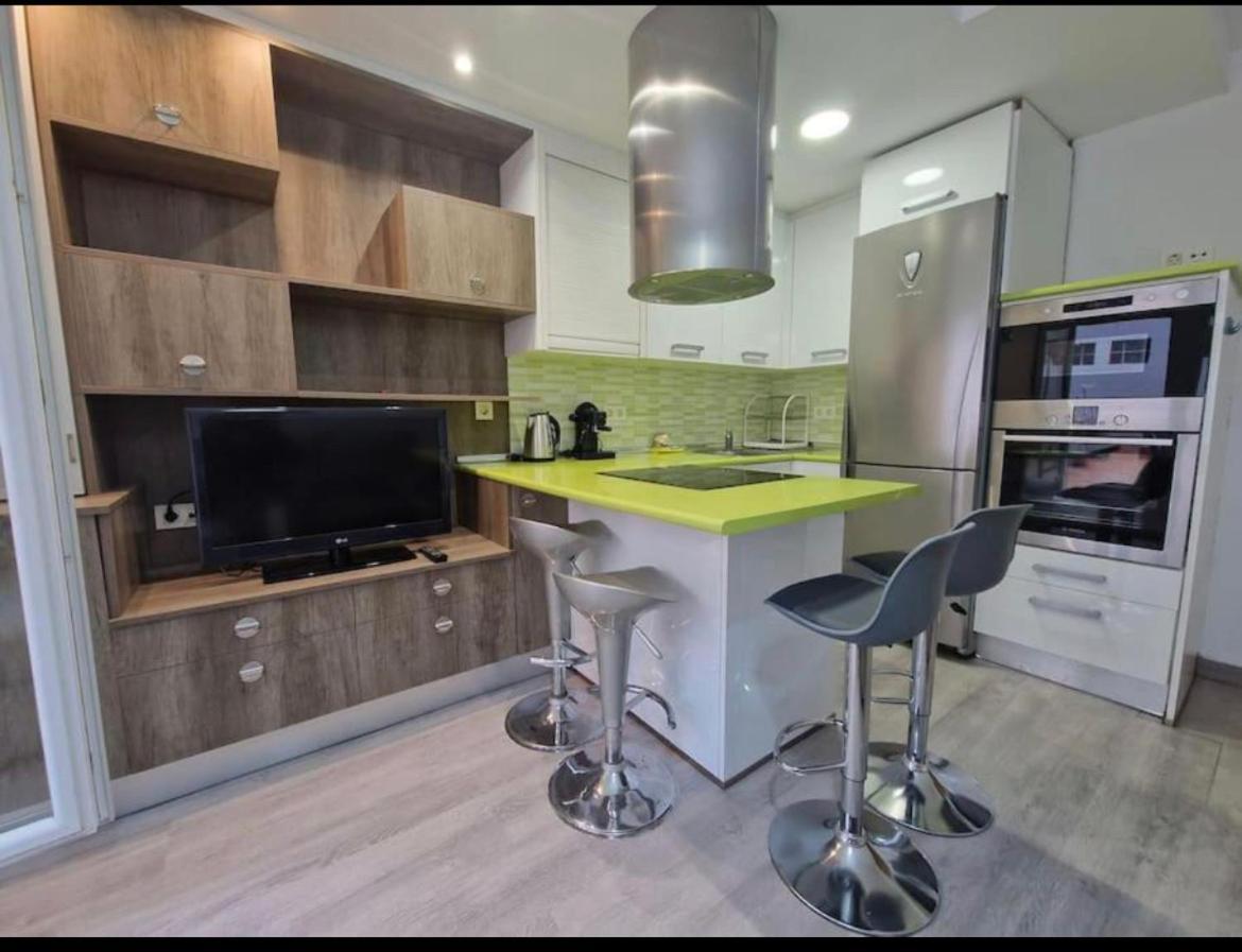 Apartamento Con Terraza Y Parking Хихон Номер фото
